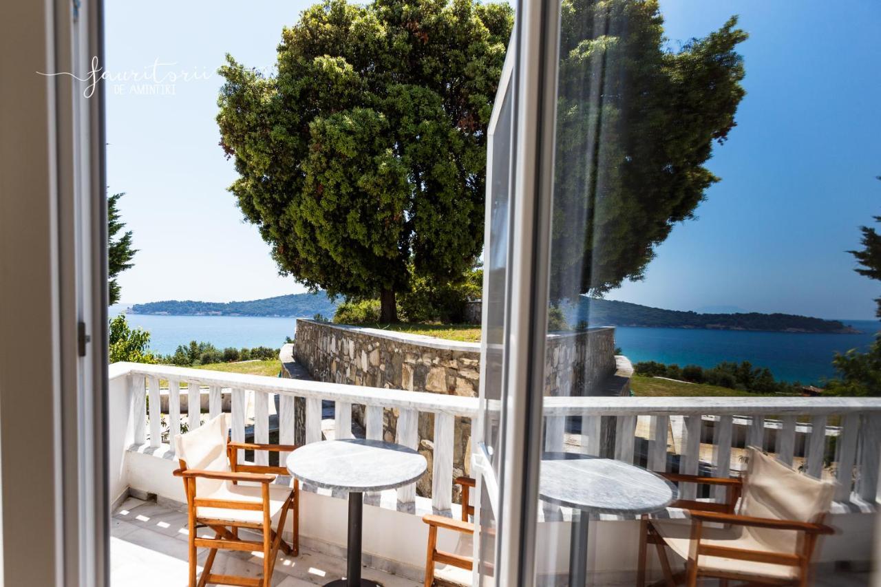 Kinira Beach Hotel Экстерьер фото