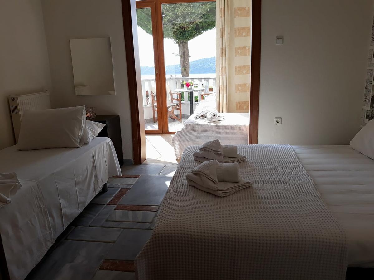 Kinira Beach Hotel Экстерьер фото
